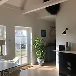 Cozy, Quiet Perfect For Business Or Pleasure Villa *