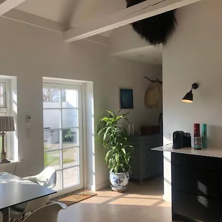 Cozy, Quiet Perfect For Business Or Pleasure Vila *