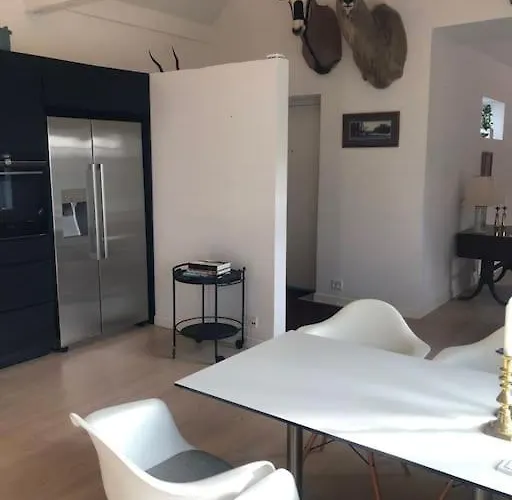 Cozy, Quiet Perfect For Business Or Pleasure Villa