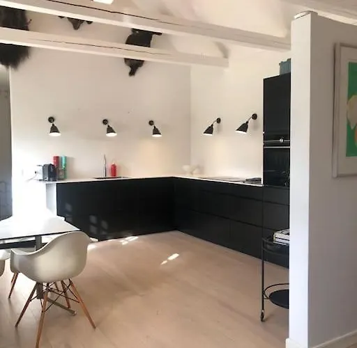 Cozy, Quiet Perfect For Business Or Pleasure Villa Hillerød