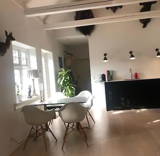 Cozy, Quiet Perfect For Business Or Pleasure Hillerød