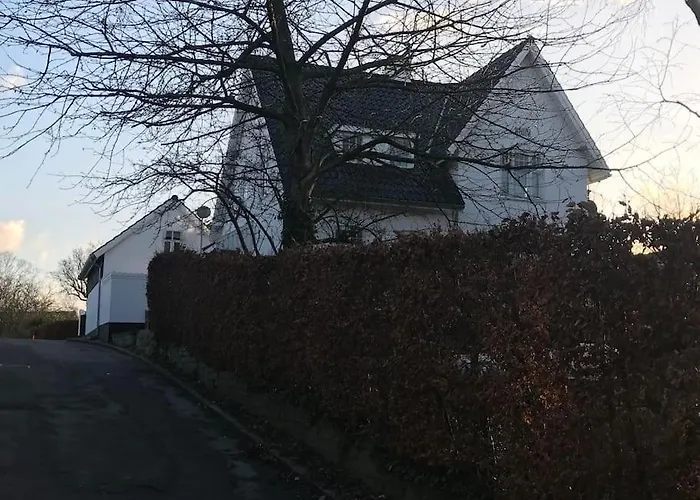 Cozy, Quiet Perfect For Business Or Pleasure *