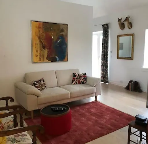 Cozy, Quiet Perfect For Business Or Pleasure